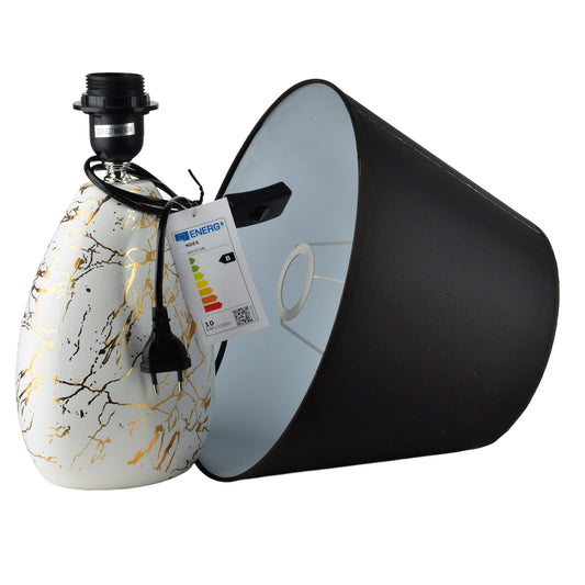 LETI MARBLE Tischlampe, Keramik in Weiß-Gold mit schwarzem Schirm, 47 cm – Detailansicht