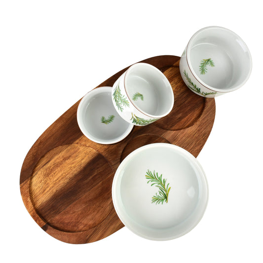 MODERN KITCHEN Schneidebrett mit 4 Schalen, oval, Rosmarin-Motiv – in Verwendung