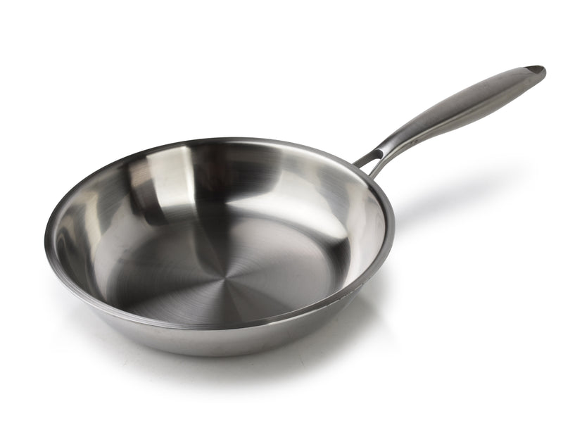 RESTA Pfanne aus Edelstahl, 24 cm, mit Rand – in Verwendung
